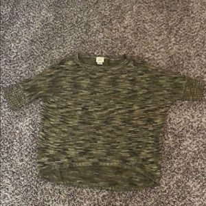 Green short sleeve sweater